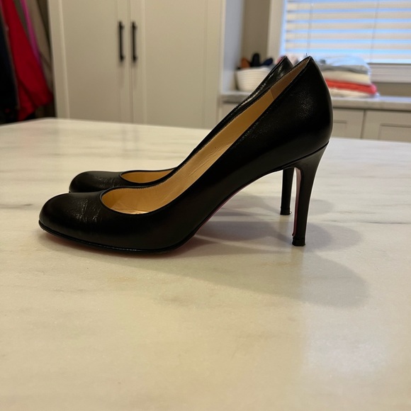Christian Louboutin 85mm Simple Pump in black. - Picture 3 of 6